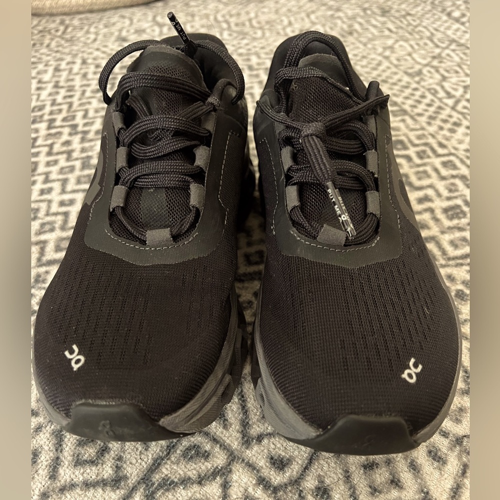 Gently used On Women’s Black/Magnet Cloudmonster
